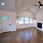Bright and spacious living room: image 9 0f 9